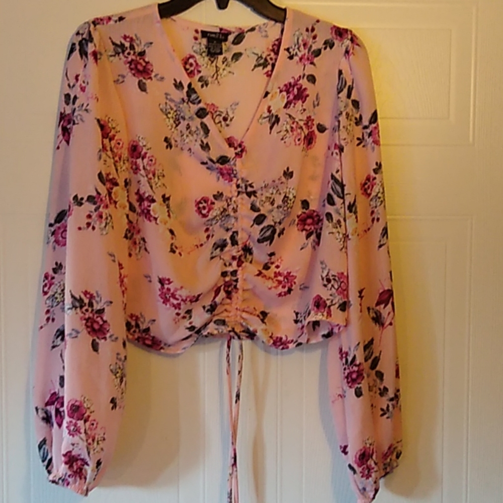 Floral highwaisted shirt! NWOT